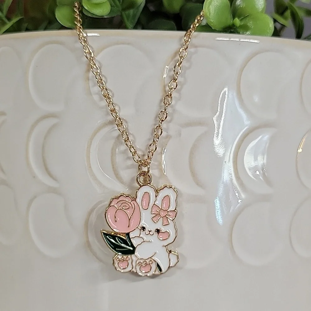 FLOWER BUNNY NECKLACE